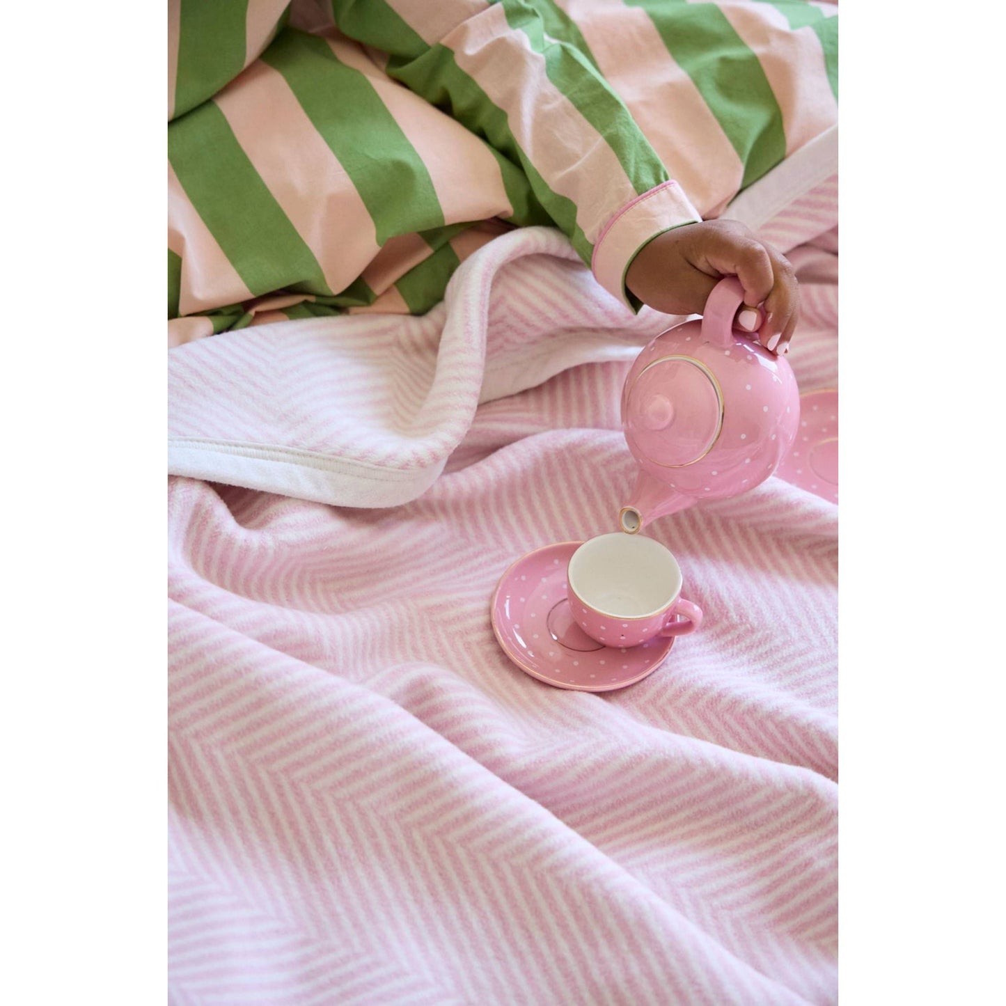 Harborview Herringbone Blush Blanket