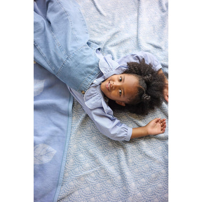 Seaside Scallops Fog Blanket